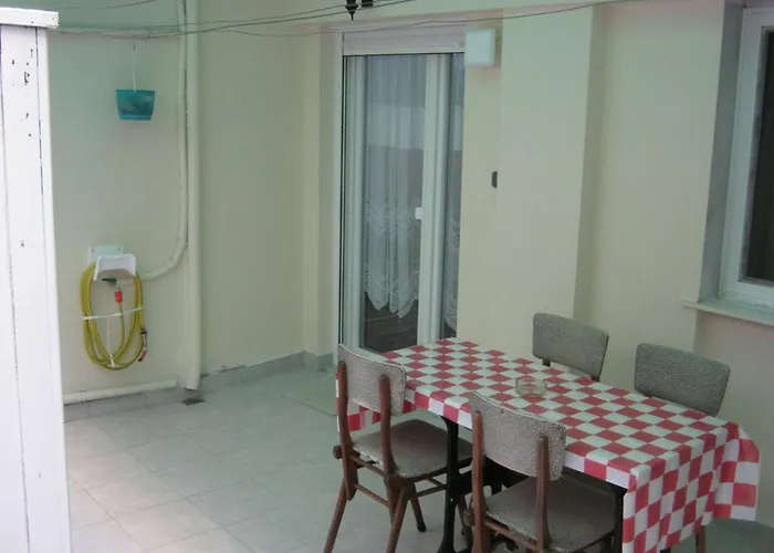 Sharks Big Balcony House Appartement *
